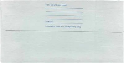 Briefumschlag Royal Mail — 1 Pfund — Erste Klasse — vorbezahlte Briefmarke — Rückseite