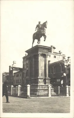 Estátua equestre em Veneza — editor Cartolina Postale Italiana