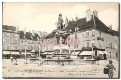 Lons-le-Saunier-les-Bains — Place de la Liberté — Estátua do Geral Lecourbe — Edição G. B. Lons-le-Saunier