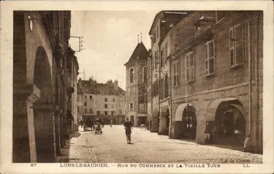Lons-le-Saunier — Rue du Commerce e a Torre Velha — A la Crivette — LL