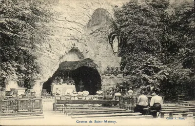 Grutas de San Mansuy — capilla subterránea con estatua de la Virgen — fotografía de A. Haas