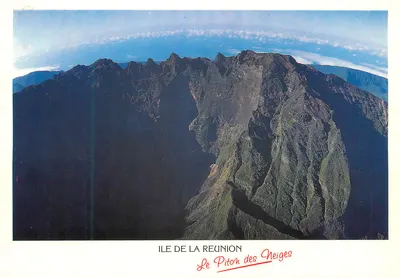 Ilha de La Réunion — O Pico das Neves — editor não visível