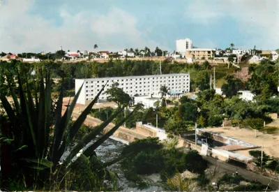 Saint-Denis-de-la-Réunion — Résidence de la Rivière — Éditions H.-M. Badat