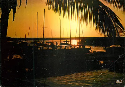Pôr do sol no porto de St-Gilles — Réunion — editor IRIS, série 8040