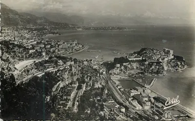 Visão de Monaco, o Cabo Martin e a Itália — Estel