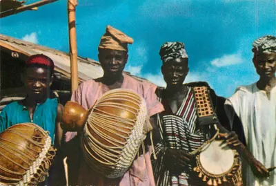 Federação dos bateristas yourouba — região oeste — Nigéria — editor N 505