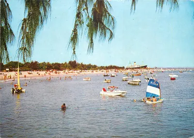 Lagos - Tarkwa Beach — vista da praia e barcos — Elisabeth Seriki Cards, n°6246