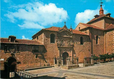 Alba de Tormes — Igreja de Santa Teresa, local das relíquias de Santa Tereza — García Garrabella & Cía.