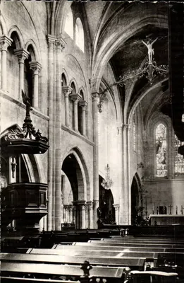 Interior da catedral — vista da nave e do altar — Cartas Postais de França
