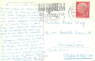 Bad Nauheim — widok z lotu ptaka z kościołem i budynkiem Kerkhoff-Institut — wydawca Cebade Luftbild — Rewers