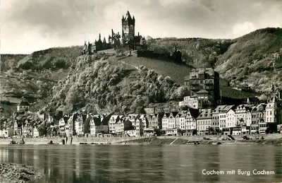 Cochem com a Cidadela de Cochem — vista do castelo e do vilarejo na Mosela — Jeglicher-Verlag F.G. Zeilz KG
