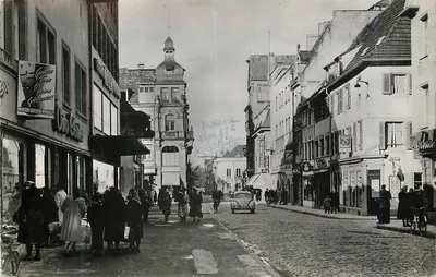 A Markstraße em Landau — vista de rua com lojas e carro Volkswagen — editor: Éditions de l'Effet, Paris, n° 5926