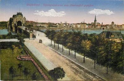 Düsseldorf. Rheinpanorama von Obercaffel gesehen.