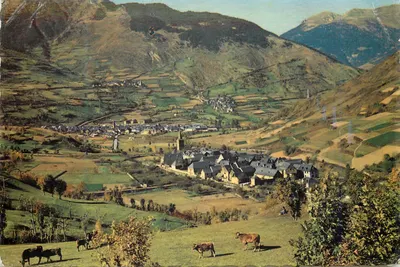 Vila na vales dos Pirineus — Betrén, Viella, Gausach e Casau — Edições Municipais de Zaragoza, n° 5072