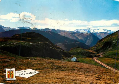 Vall d'Aran — paisagem montanhosa com chalé — Registro de Vall d'Aran