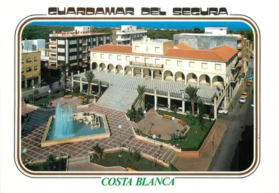 Guardamar del Segura — Praça Caudillo e prefeitura — Comercial VIZCA