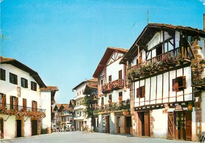 Bilhete postal moderno Vera de Bidasoa (Navarra) Praça de Alzate Praça de Alzate