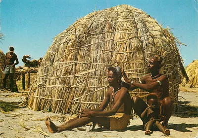 Suk — Coiffeuse ao trabalho — Edition East Africa, n°1345