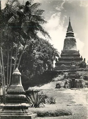 Vientiane, o Phnom — monumento funerário — Missionários Oblatos Lyon