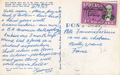 Vista de uma estrada em uma plantação de borracha em Harbel, Libéria — editada por Central News Co., Akron, Ohio, n° 70155 — Verso