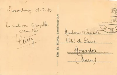 Luxemburgo - Monumento da princesa Amélie no parque — Verso