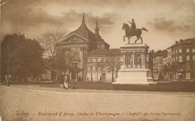 Liège — Boulevard d'Avroy, Estátua de Carlos Magno e Capela do Santo Sacramento