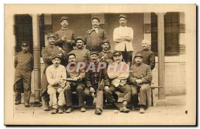 Grupo de soldados — França — editor desconhecido, número de série não visível