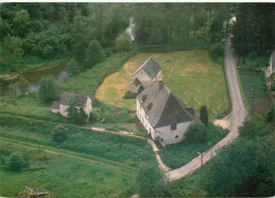 Beaumont - Moulin Banal — vista aérea — Office du Tourisme, Beaumont