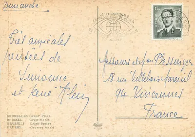 Bruxelas - Grand Place — vista animada com flores e ônibus — editor Krüger, n° 922/24 — Verso