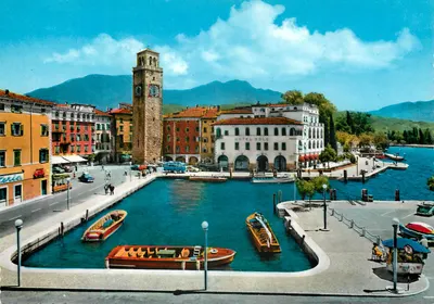 Riva del Garda — vista do porto com o hotel Sole e a torre — editor A. Preda, série 166