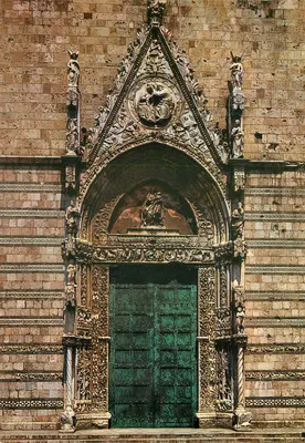 Messina — Portal central do Duomo — Editor ORA Messina