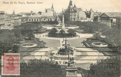Plaza 25 de Mayo, Buenos Aires — vista panorâmica com fonte e obélisco — editor desconhecido, número de série não visível