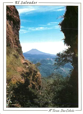 Vista do vulcão de El Salvador — Mª Teresa Díaz-Colocho — Viva El Salvador S.A.