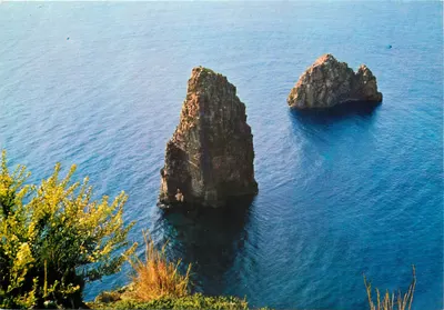 Os Faraglioni — Ilha de Lipari — Edição Elite Eoliana