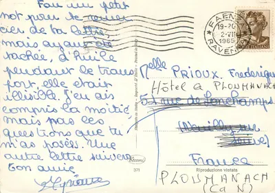 Dwa szczeniaki dalmatyńskie — przed czerwoną chatką — wydawca Becami, nr 371 — Rewers