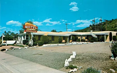 Boulders Motel — Yarnell, Arizona — Publicado por National Enterprises