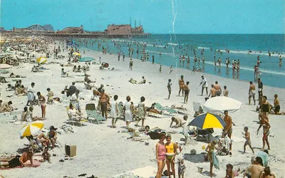 Wildwood-by-the-Sea — praia lotada — Lynn H. Bover, Jr. n°158