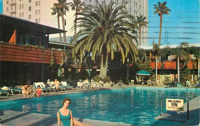 Piscina e pátio do Hollywood Roosevelt Hotel — Hollywood, Califórnia — editor 'Plastichrome' por Color by David Mills