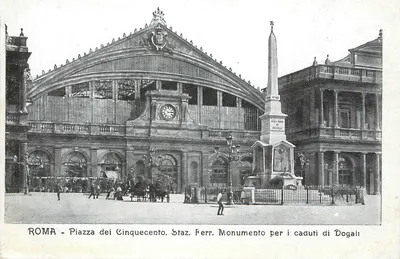 Rzym - Piazza dei Cinquecento. Staz. Ferr. Monumento per i caduti di Dogali