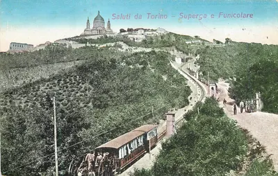 Superga und Seilbahn in Turin — Panoramablick mit dem Heiligtum im Hintergrund