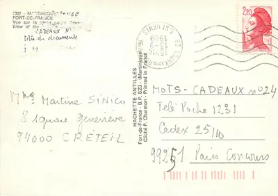 Widok na Place des Cadeaux — Fort-de-France, Martinika — Hachette Antilles — Rewers
