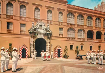 Mudança da Guarda diante do Palácio Real — Mônaco — editada por IRIS