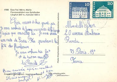 Saas Fee — widok nocny z płomieniem fajerwerkowym — Foto Klopfenstein, Samedan — Rewers