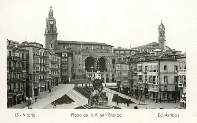 Vitoria — Plaza de la Virgen Blanca — Ed. Arribas n°15