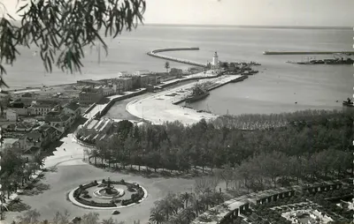 Visão parcial do porto de Málaga — desde Gibralfar — editor Alamos