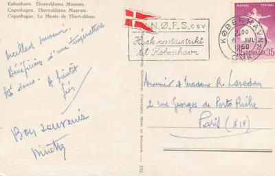 Kopenhaga. Muzeum Thorvaldsena — widok panoramiczny z tramwajem i rzeką — wydawca Danmark — n° 532 — Rewers