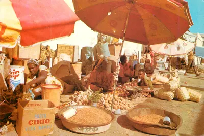 Mercado de Djibuti — quiosques típicos — Éditions André Boulron