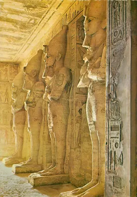 Abu Simbel — Sala hipóstila no grande templo — Egyptian General Organization for News Publications, Distribution and Printing Cairo U.A.R. n°749/25