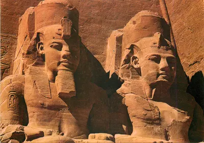 Templo de Rocha de Abou Simbel — Vista parcial das estátuas gigantes — Editor: Dar Al-Izra'is, Egito, n° 5.76