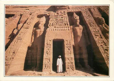 Templo de Abu Simbel — Os Reis-Dios e as Rainhas-Deusas — Édito Services S.A. Foto Rudi-Goss-Guil